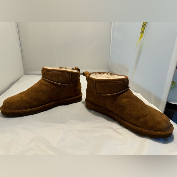 NWOT BearPaw Boots with faux fur lining - Picture 4 of 6